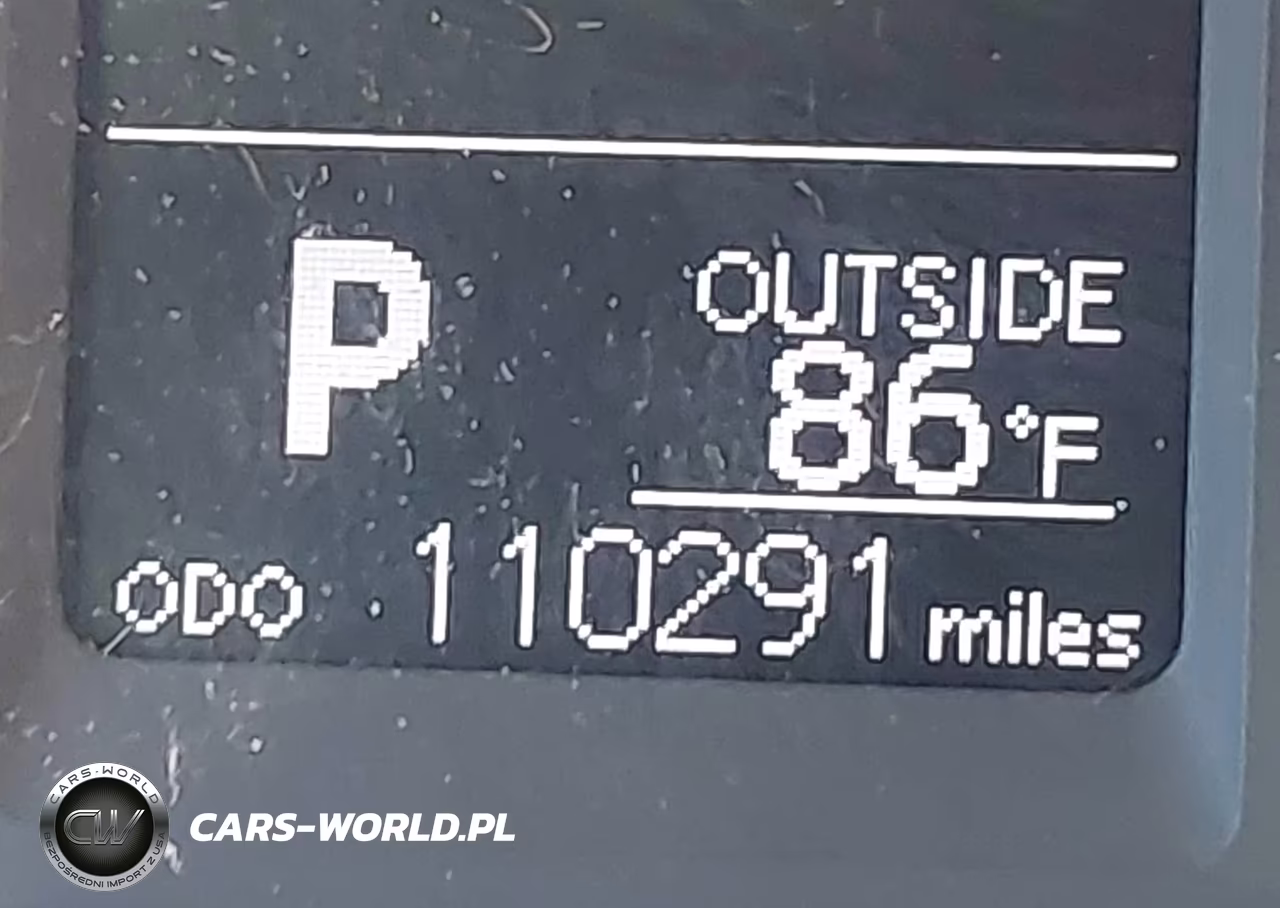 2018 Toyota Corolla Le VIN:5YFBURHE6JP760121 - 16
