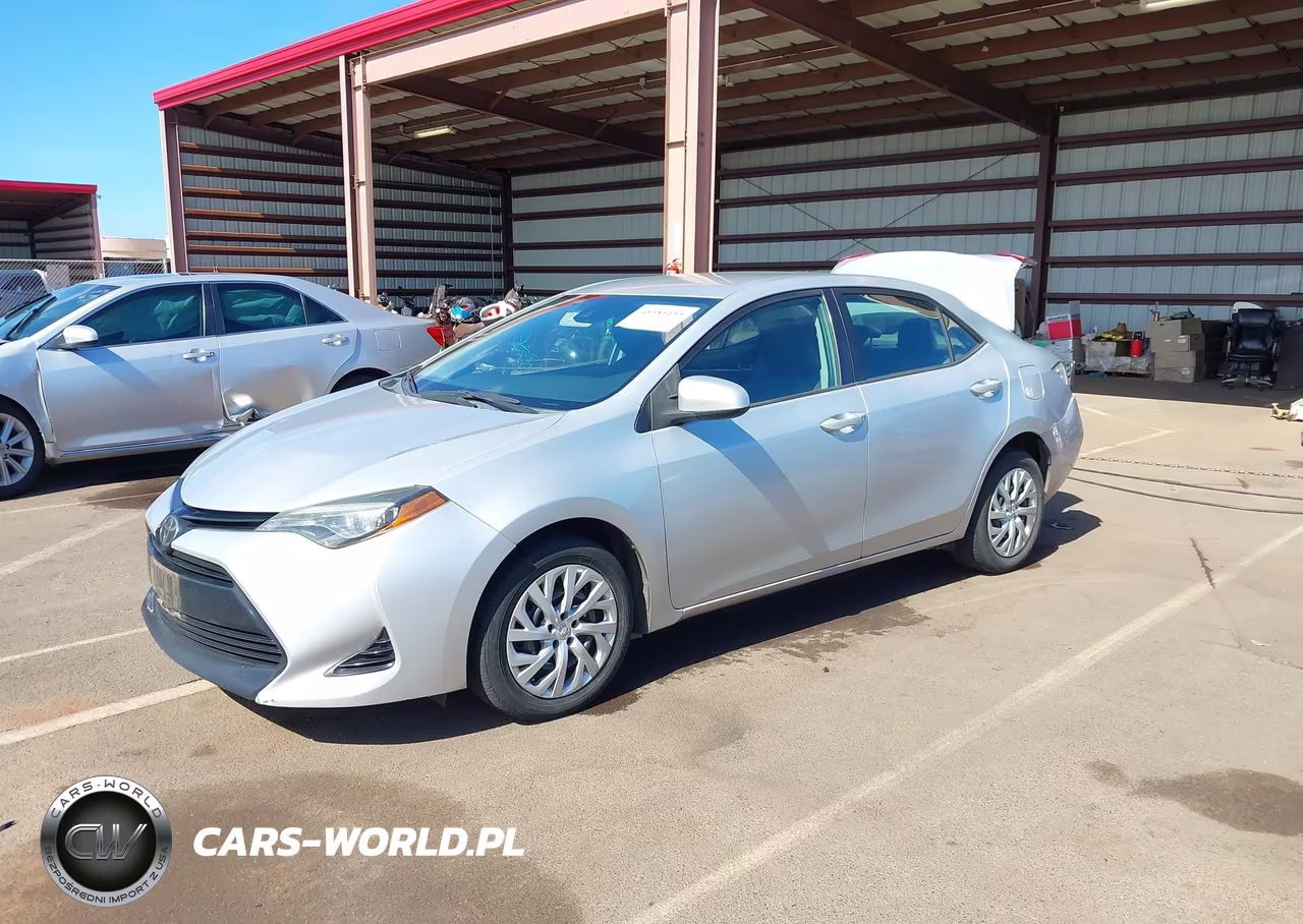 2018 Toyota Corolla Le VIN:5YFBURHE6JP760121 - 2