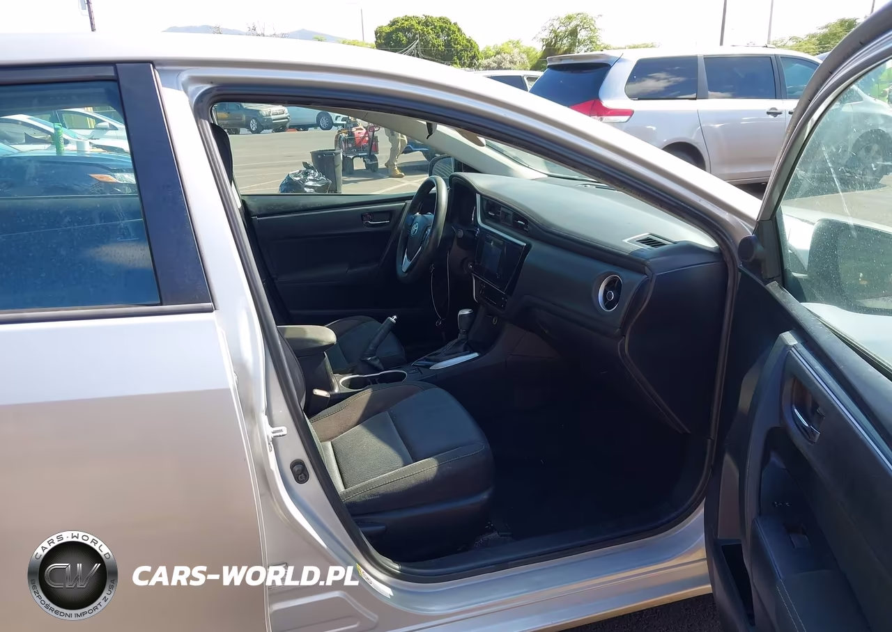 2018 Toyota Corolla Le VIN:5YFBURHE6JP760121 - 5