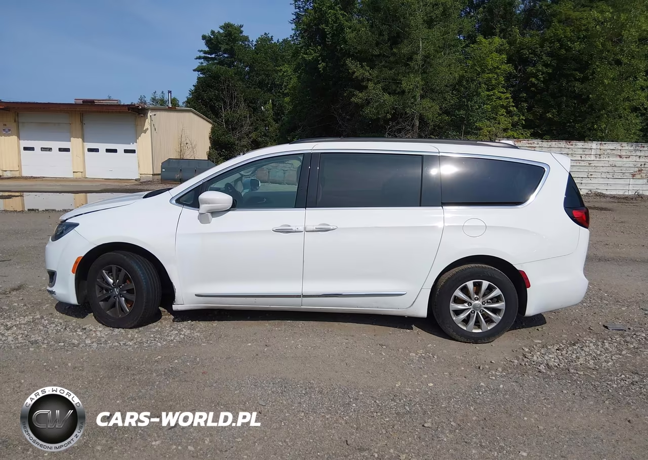 2017 Chrysler Pacifica Touring-L VIN:2C4RC1BG6HR803069 - 15