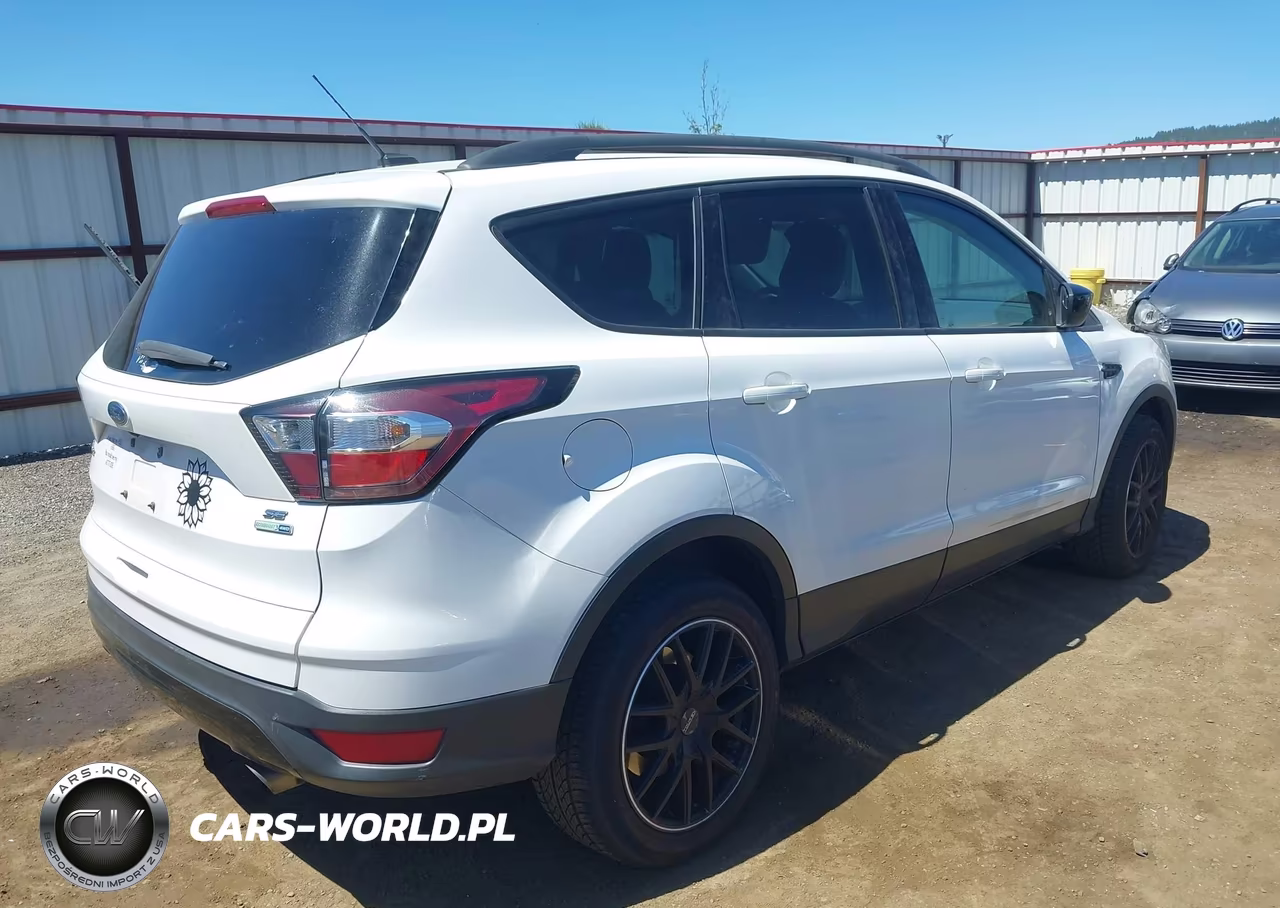 2018 Ford Escape Se VIN:1FMCU9GD9JUC59882 - 4