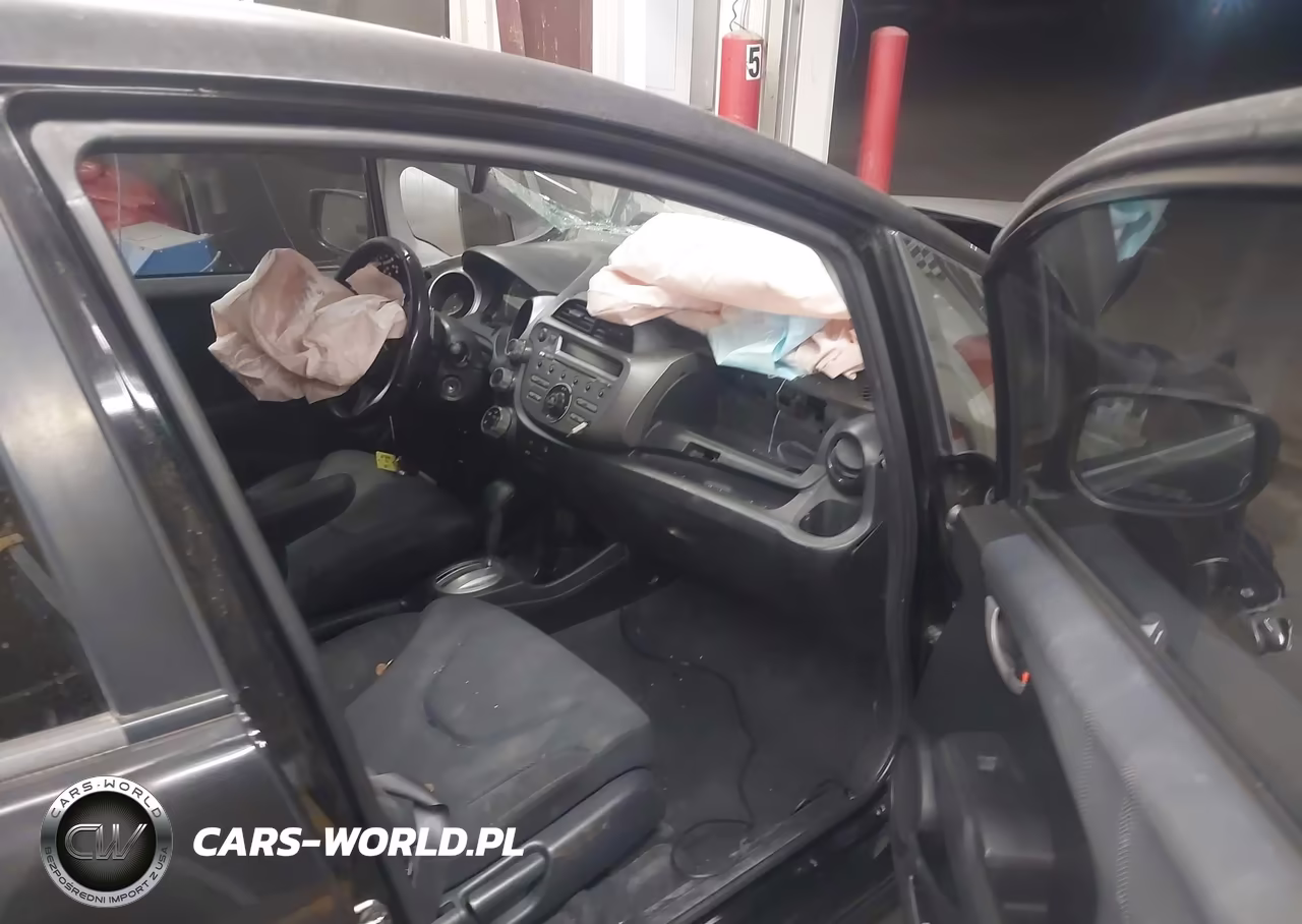 2010 Honda Fit Sport VIN:JHMGE8H42AS024200 - 5