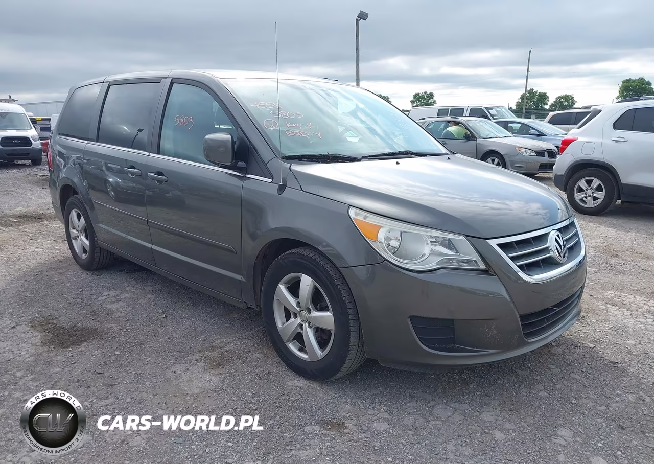 2010 Volkswagen Routan Se – zdjęcie 1 z 12