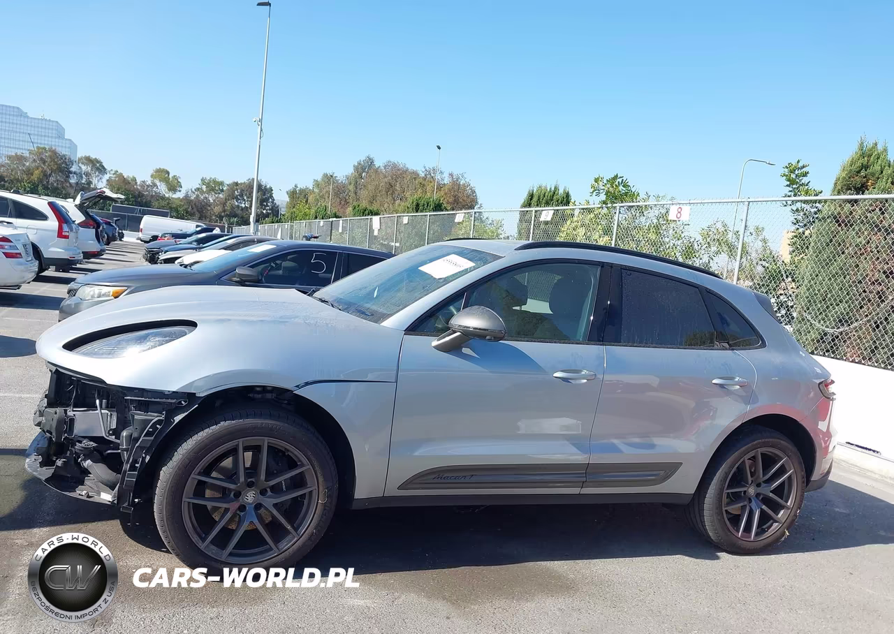 2025 Porsche Macan T VIN:WP1AA2A58SLB06817 - 14