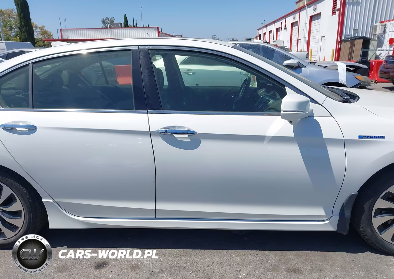 2017 Honda Accord Hybrid Touring VIN:JHMCR6F74HC023204 - 13