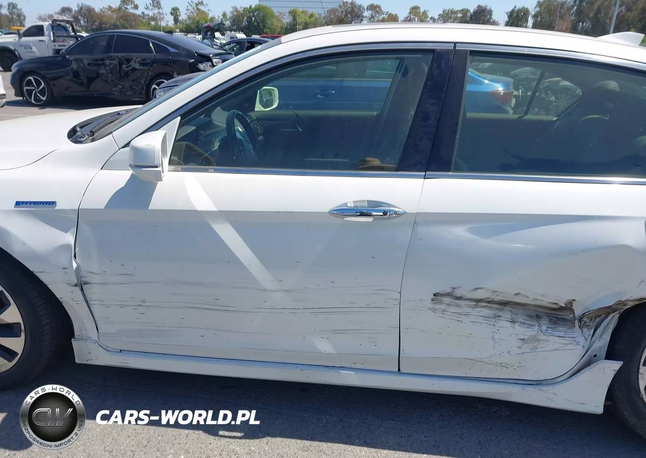 2017 Honda Accord Hybrid Touring VIN:JHMCR6F74HC023204 - 14
