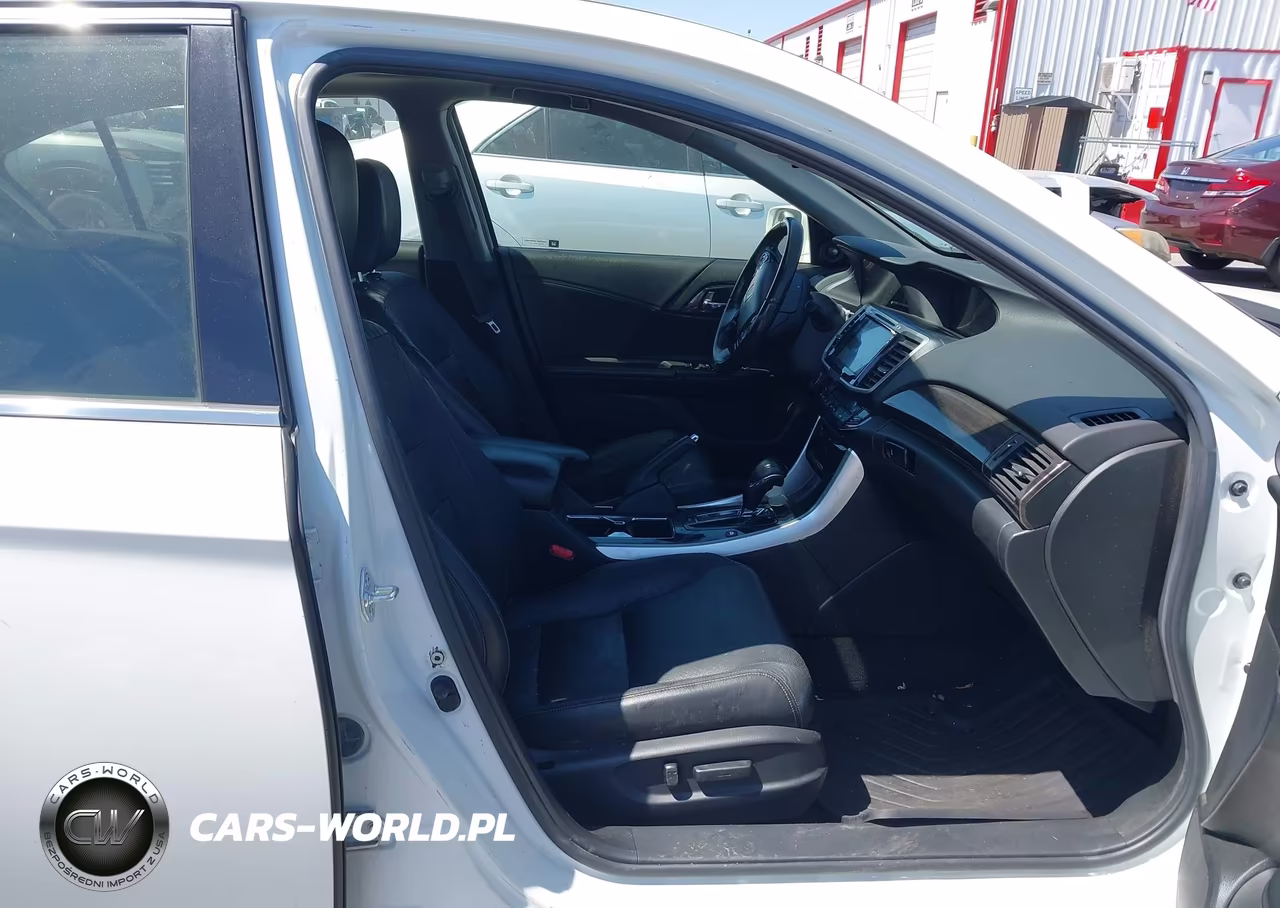 2017 Honda Accord Hybrid Touring VIN:JHMCR6F74HC023204 - 5