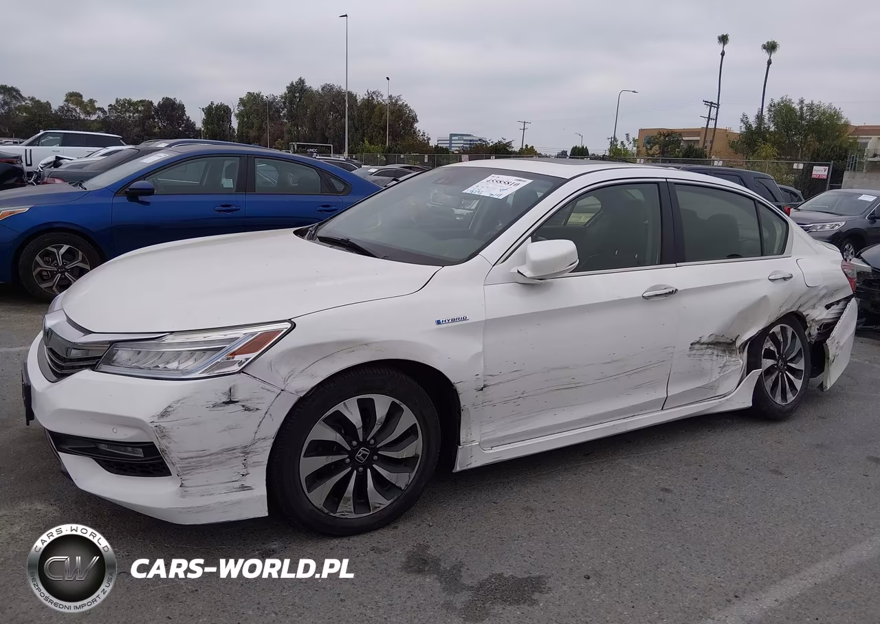 2017 Honda Accord Hybrid Touring VIN:JHMCR6F74HC023204 - 6