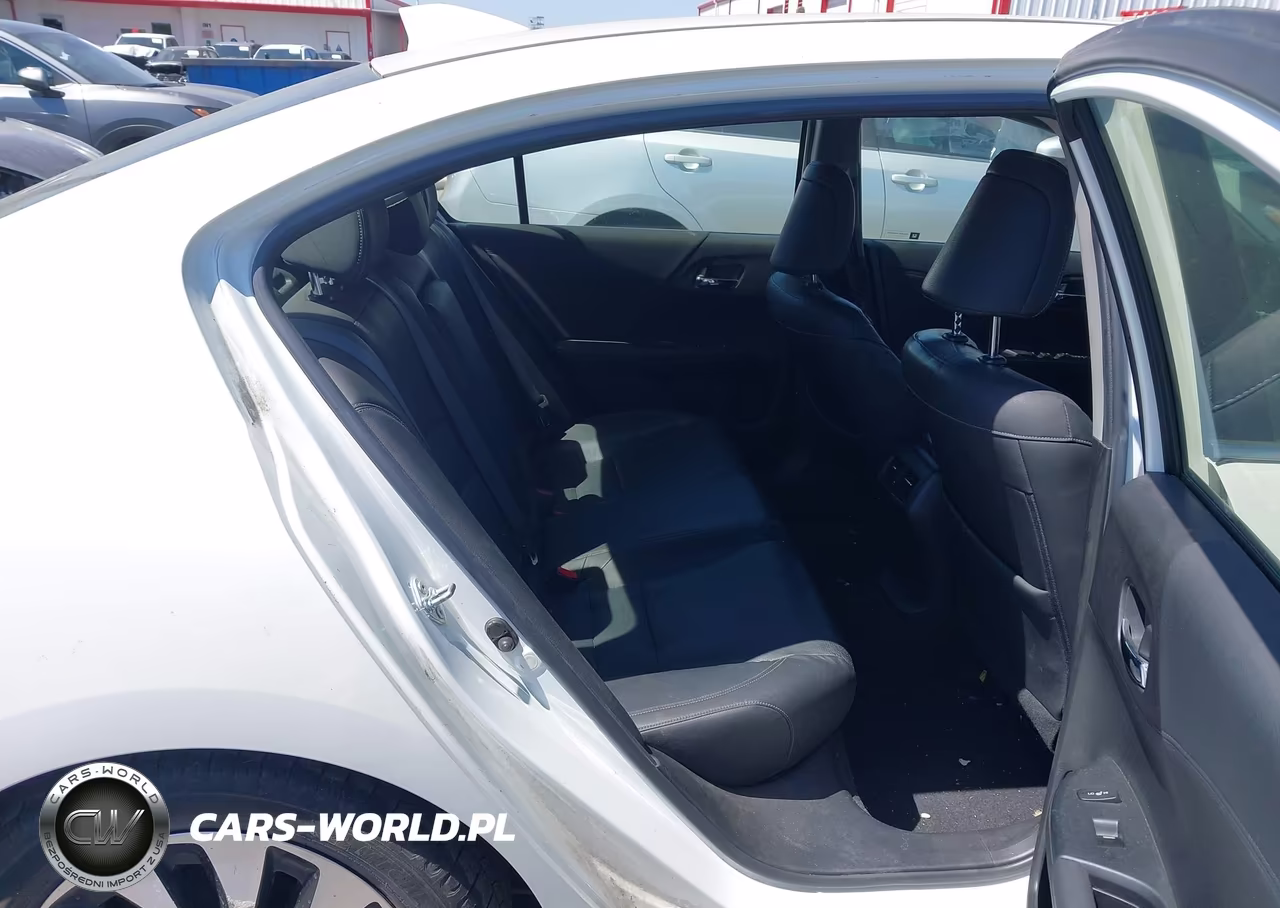 2017 Honda Accord Hybrid Touring VIN:JHMCR6F74HC023204 - 8
