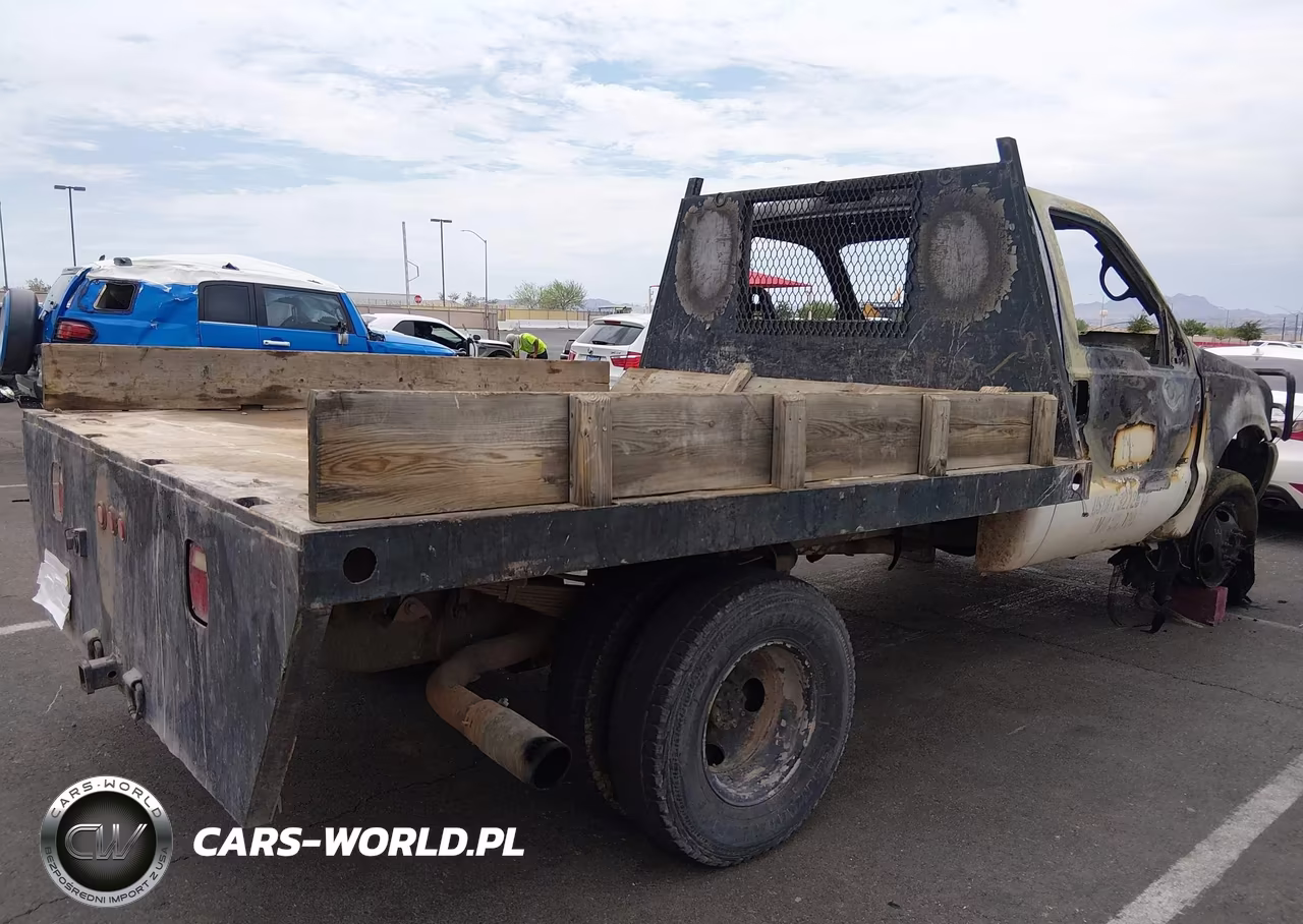 1999 Ford Super Duty F-350 Drw Lariat-Xl-Xlt VIN:1FDWF37F3XEC68179 - 4