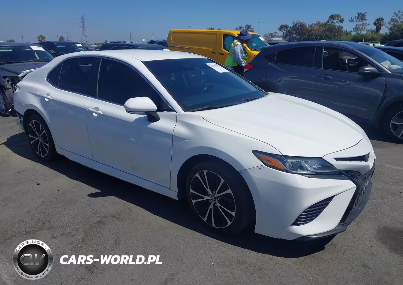 2018 Toyota Camry Se – zdjęcie 1 z 18