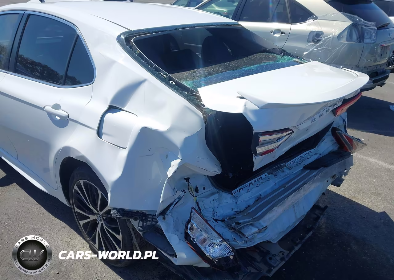 2018 Toyota Camry Se VIN:4T1B11HK2JU530574 - 18