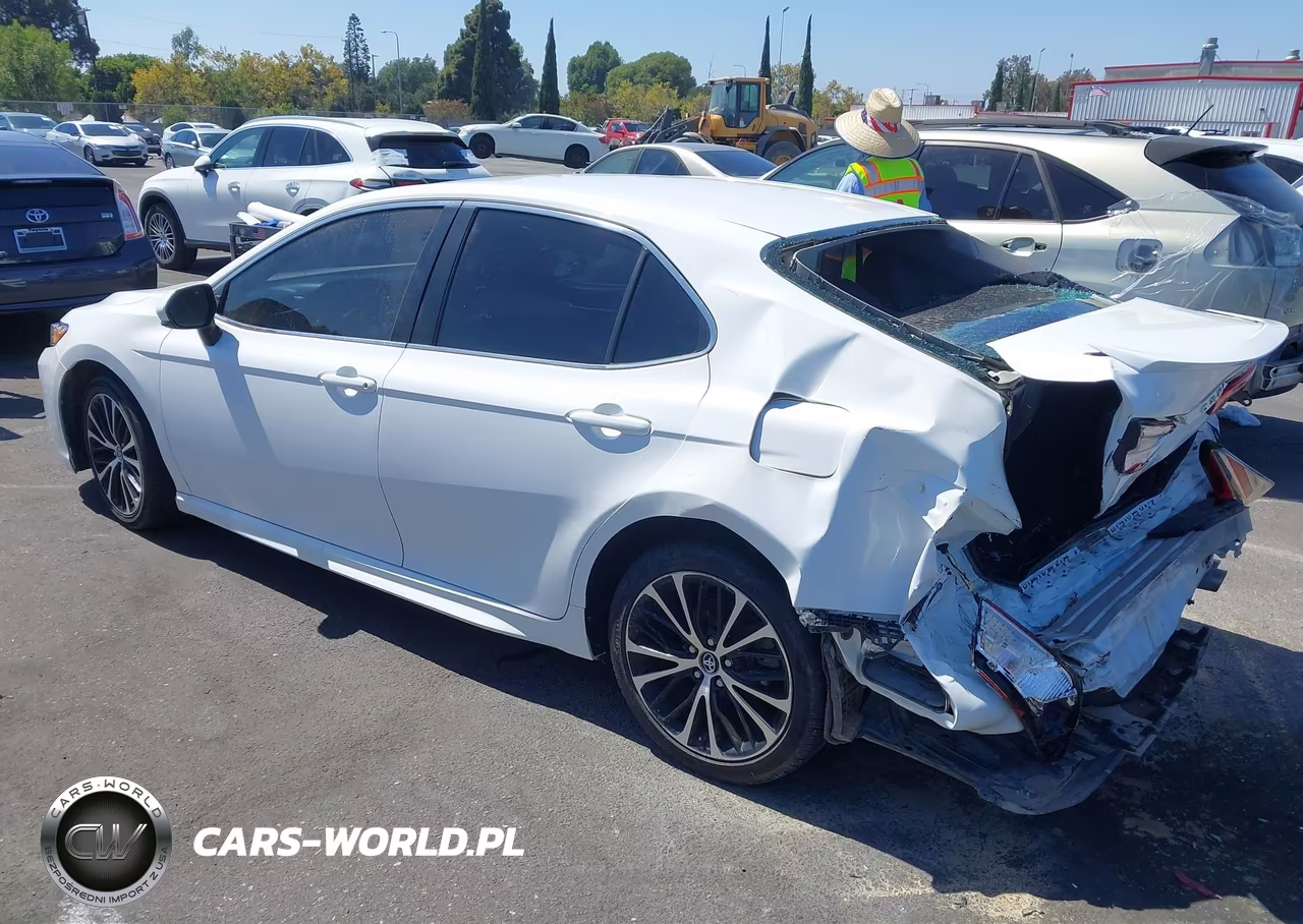 2018 Toyota Camry Se VIN:4T1B11HK2JU530574 - 3