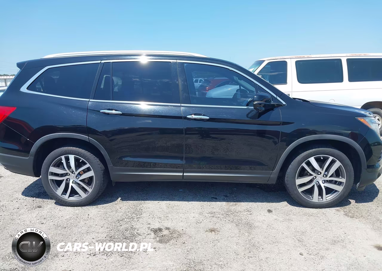 2017 Honda Pilot Touring VIN:5FNYF6H95HB101572 - 13
