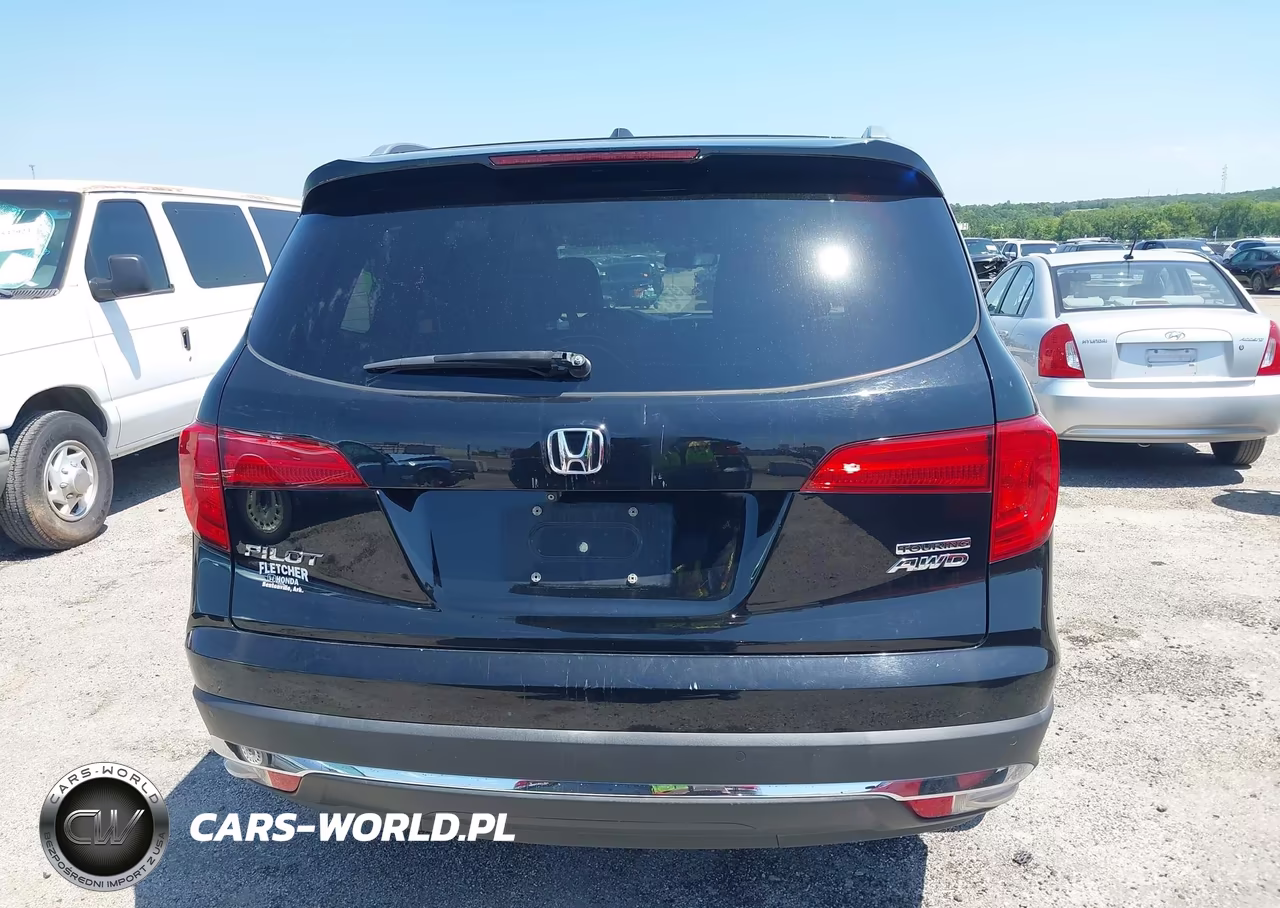 2017 Honda Pilot Touring VIN:5FNYF6H95HB101572 - 16