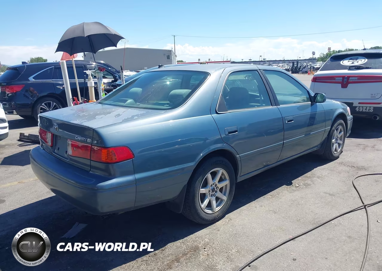 2000 Toyota Camry Le VIN:JT2BG22K8Y0460638 - 4