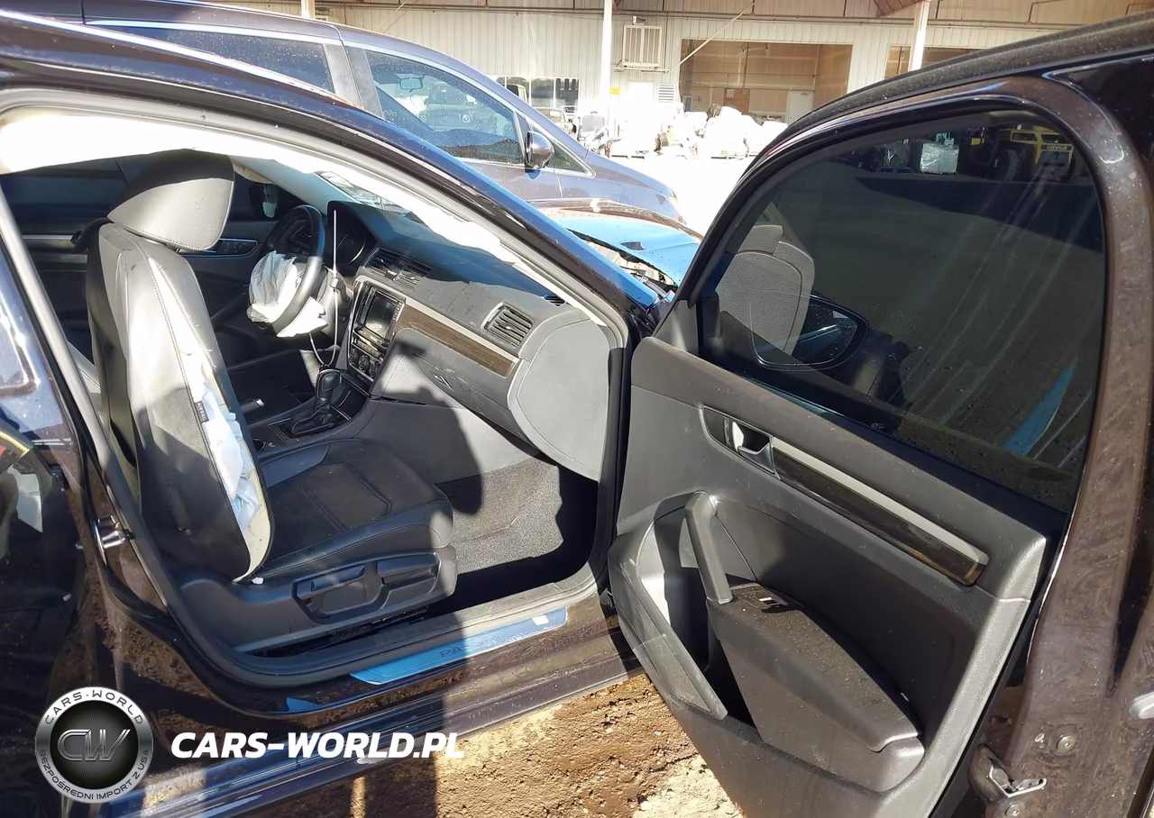 2018 Volkswagen Passat 2.0T Se VIN:1VWBA7A3XJC024973 - 5