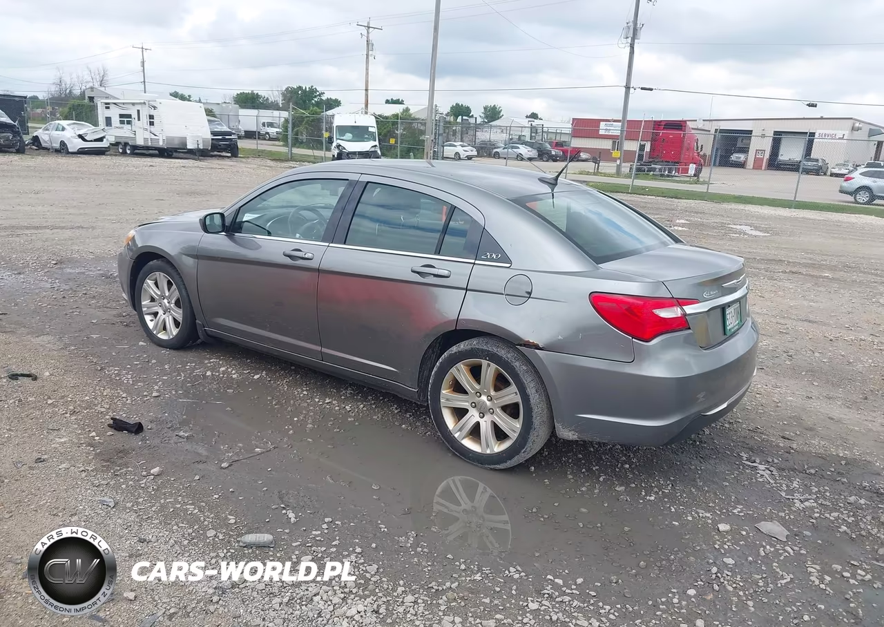 2011 Chrysler 200 Touring VIN:1C3BC1FB6BN589905 - 3