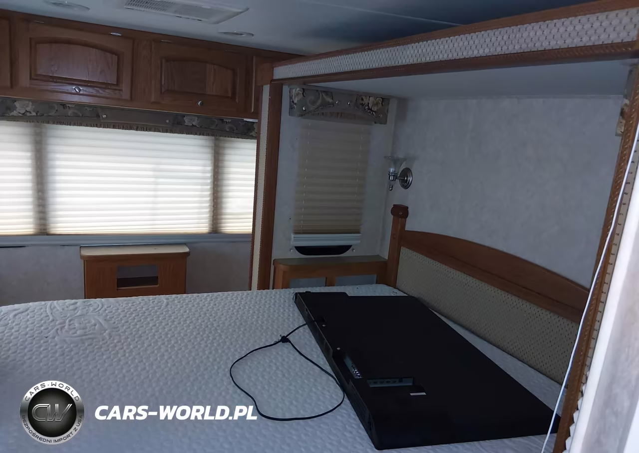 2005 Workhorse Custom Chassis Motorhome Chassis W22 VIN:5B4MP67G453402845 - 16