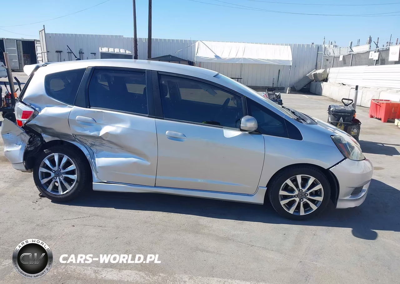 2012 Honda Fit Sport VIN:JHMGE8H54CS005725 - 13
