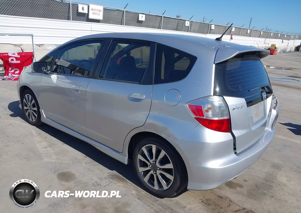 2012 Honda Fit Sport VIN:JHMGE8H54CS005725 - 3