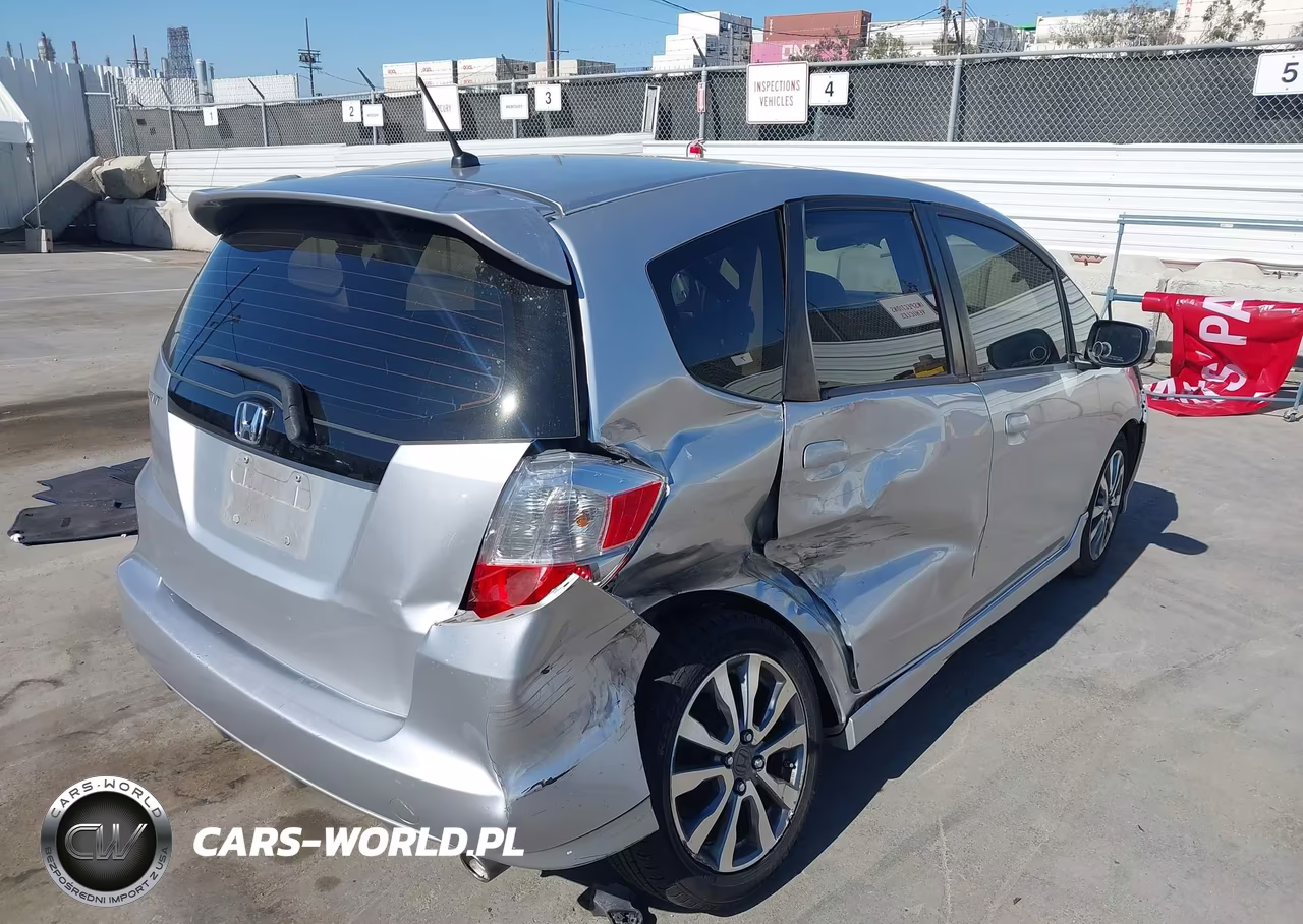2012 Honda Fit Sport VIN:JHMGE8H54CS005725 - 4