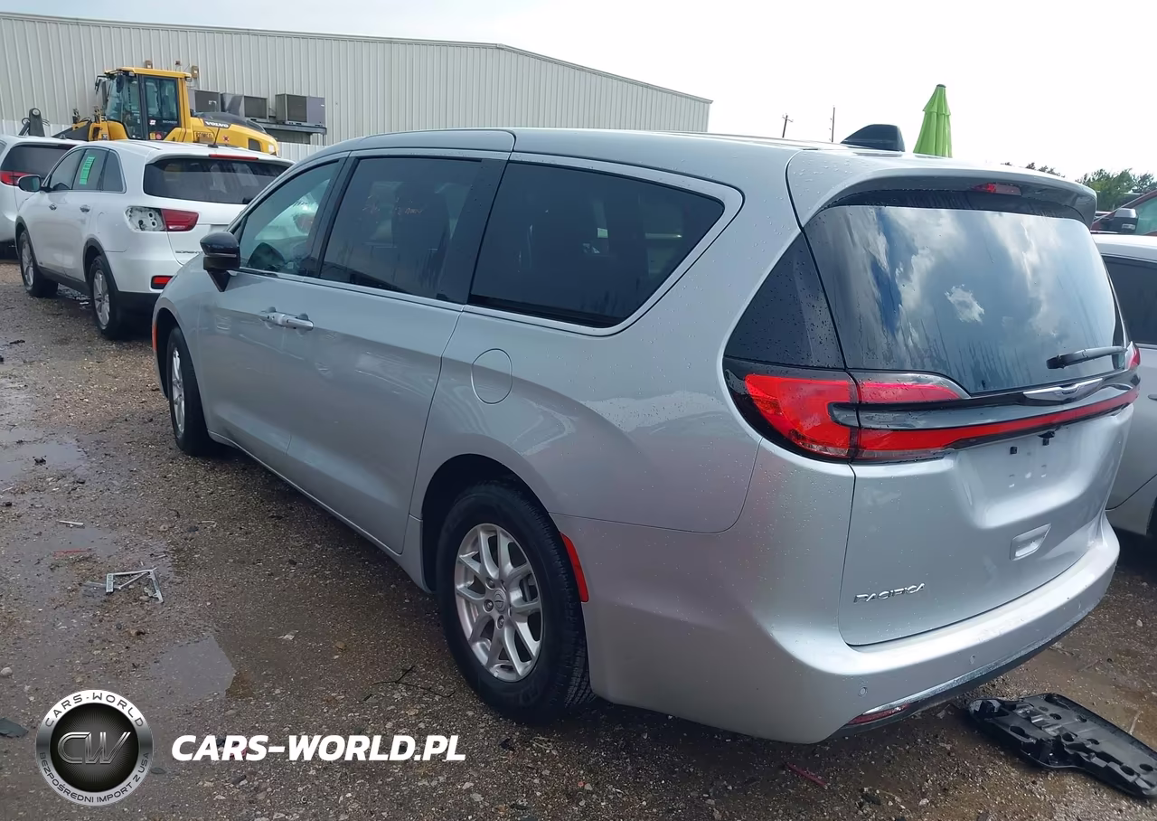 2026 Chrysler Pacifica Select VIN:2C4RC1BG6TR174728 - 3