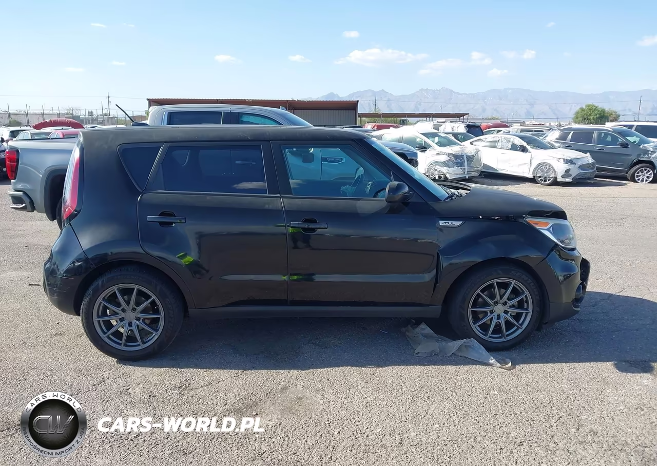 2018 Kia Soul + VIN:KNDJP3A57J7902312 - 13