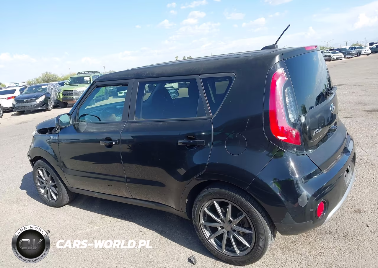 2018 Kia Soul + VIN:KNDJP3A57J7902312 - 14