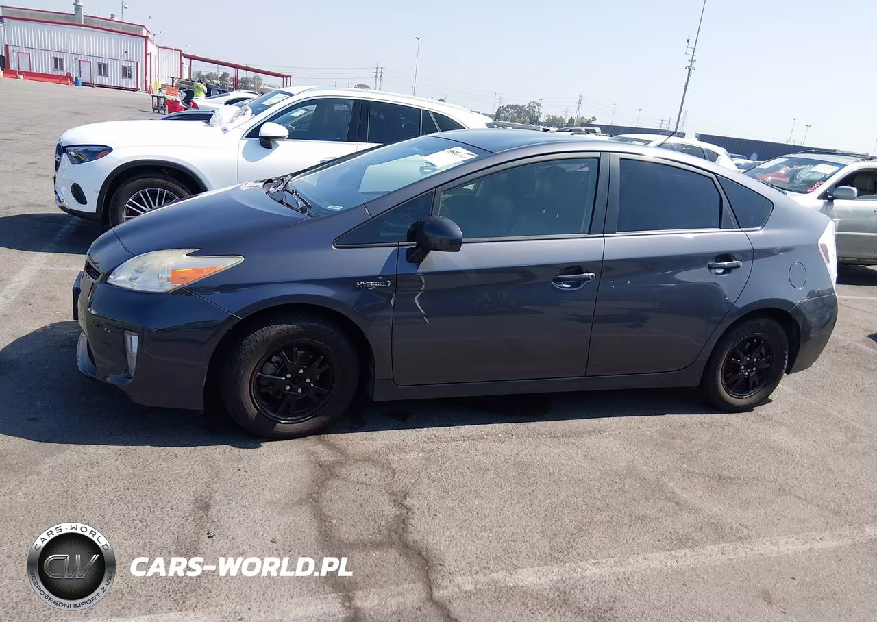 2015 Toyota Prius Two VIN:JTDKN3DU9F1987323 - 14