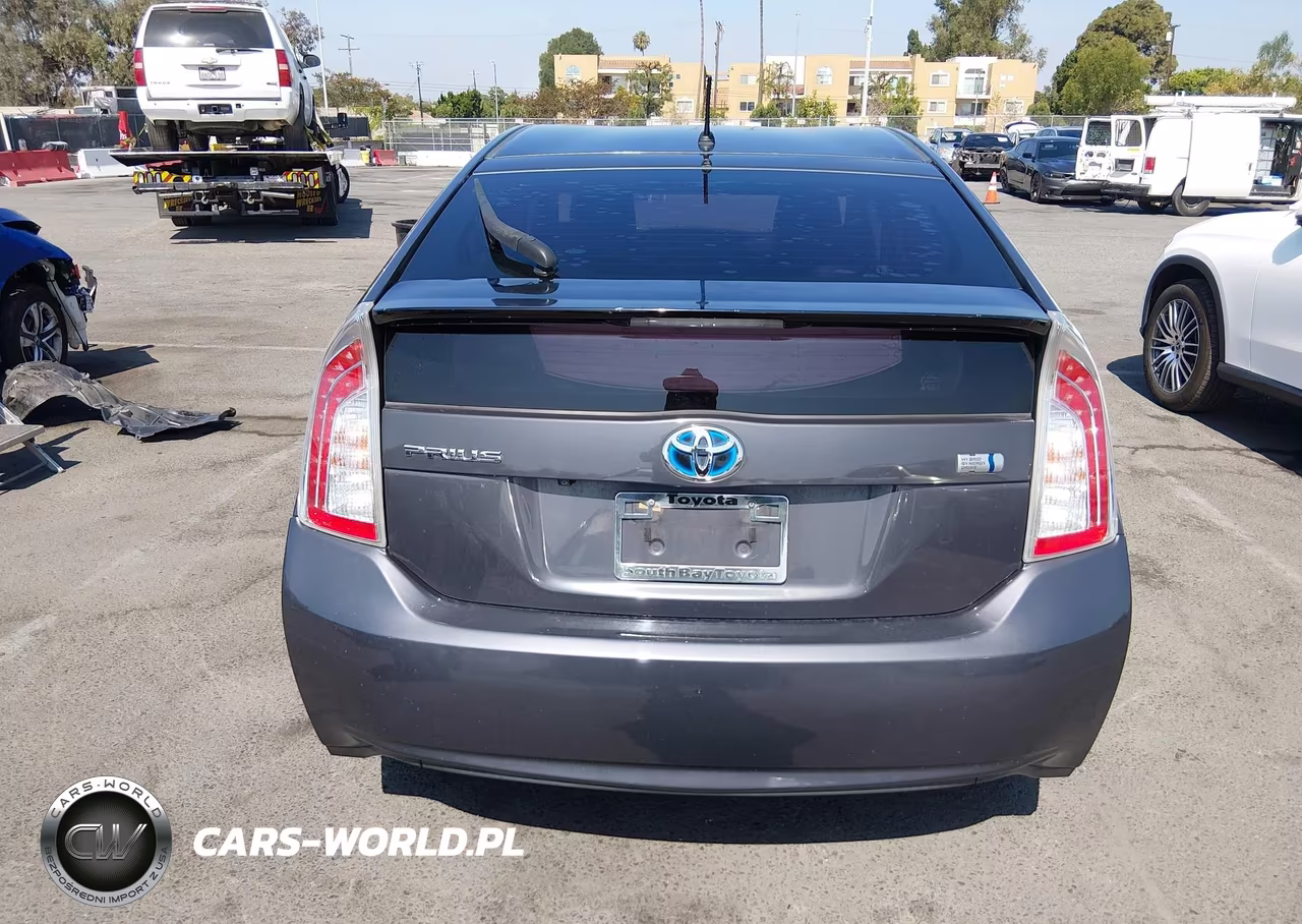 2015 Toyota Prius Two VIN:JTDKN3DU9F1987323 - 16