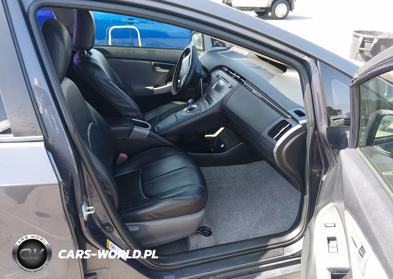 2015 Toyota Prius Two VIN:JTDKN3DU9F1987323 - 5