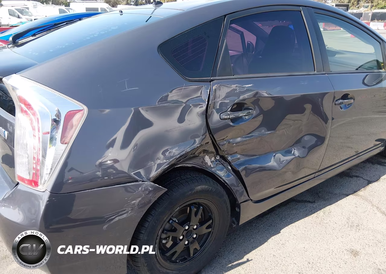 2015 Toyota Prius Two VIN:JTDKN3DU9F1987323 - 6