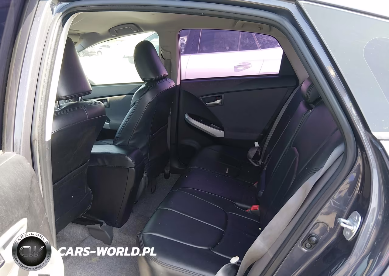 2015 Toyota Prius Two VIN:JTDKN3DU9F1987323 - 8