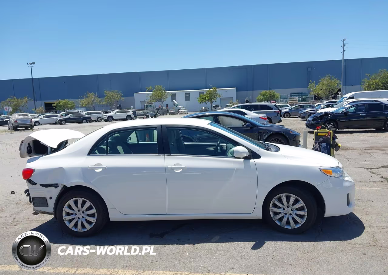 2013 Toyota Corolla Le VIN:2T1BU4EE8DC008576 - 13