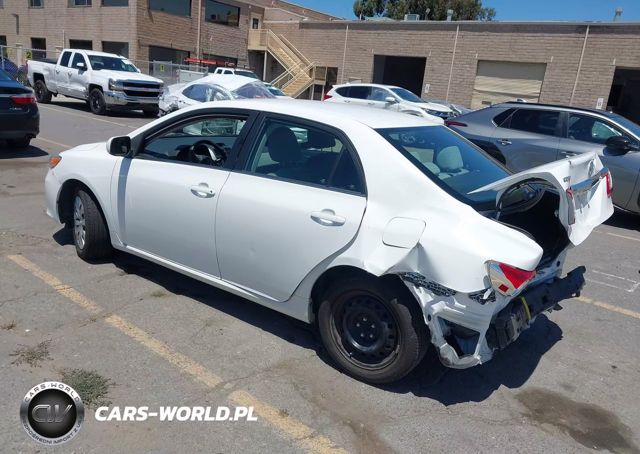 2013 Toyota Corolla Le VIN:2T1BU4EE8DC008576 - 3