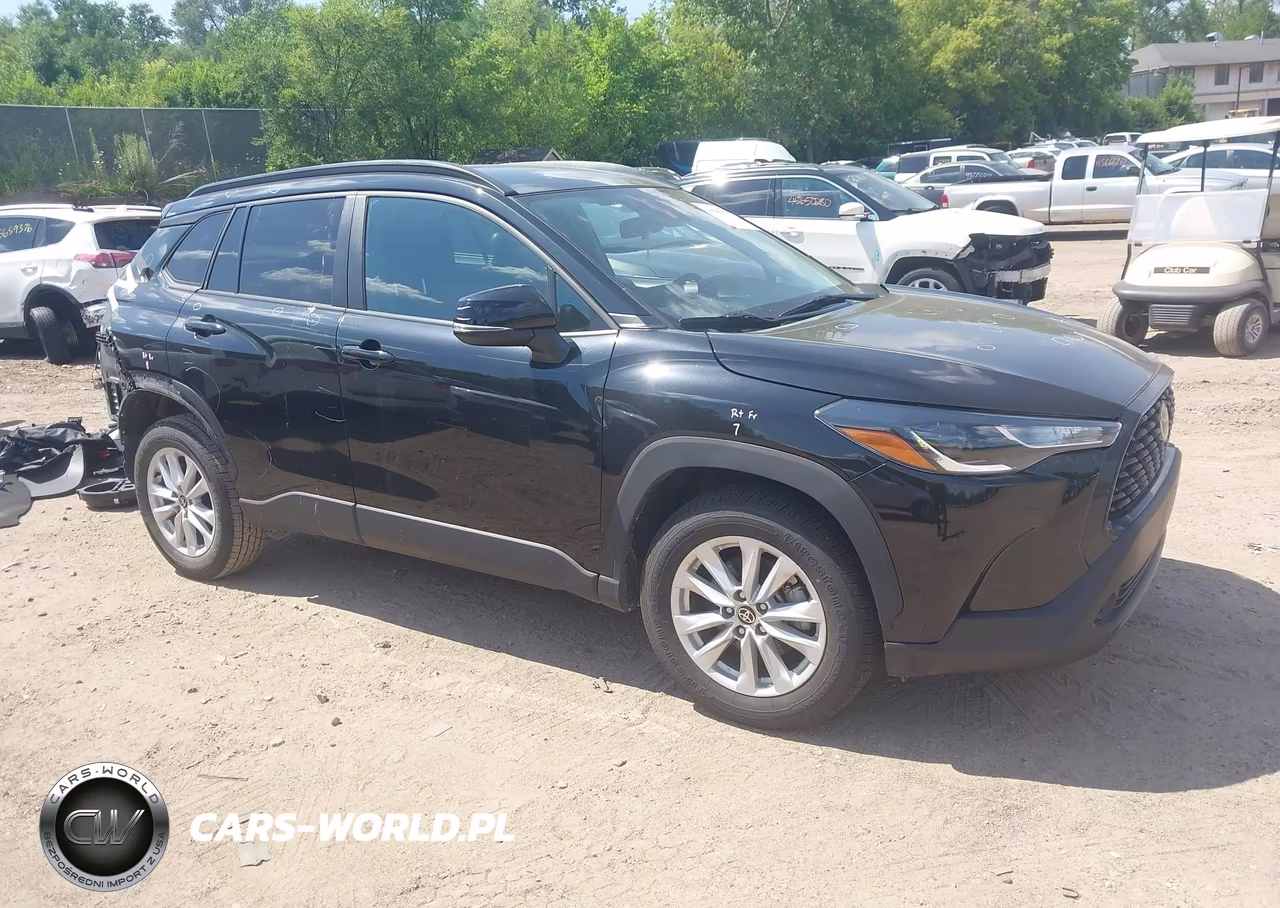 2022 TOYOTA COROLLA CROSS LE