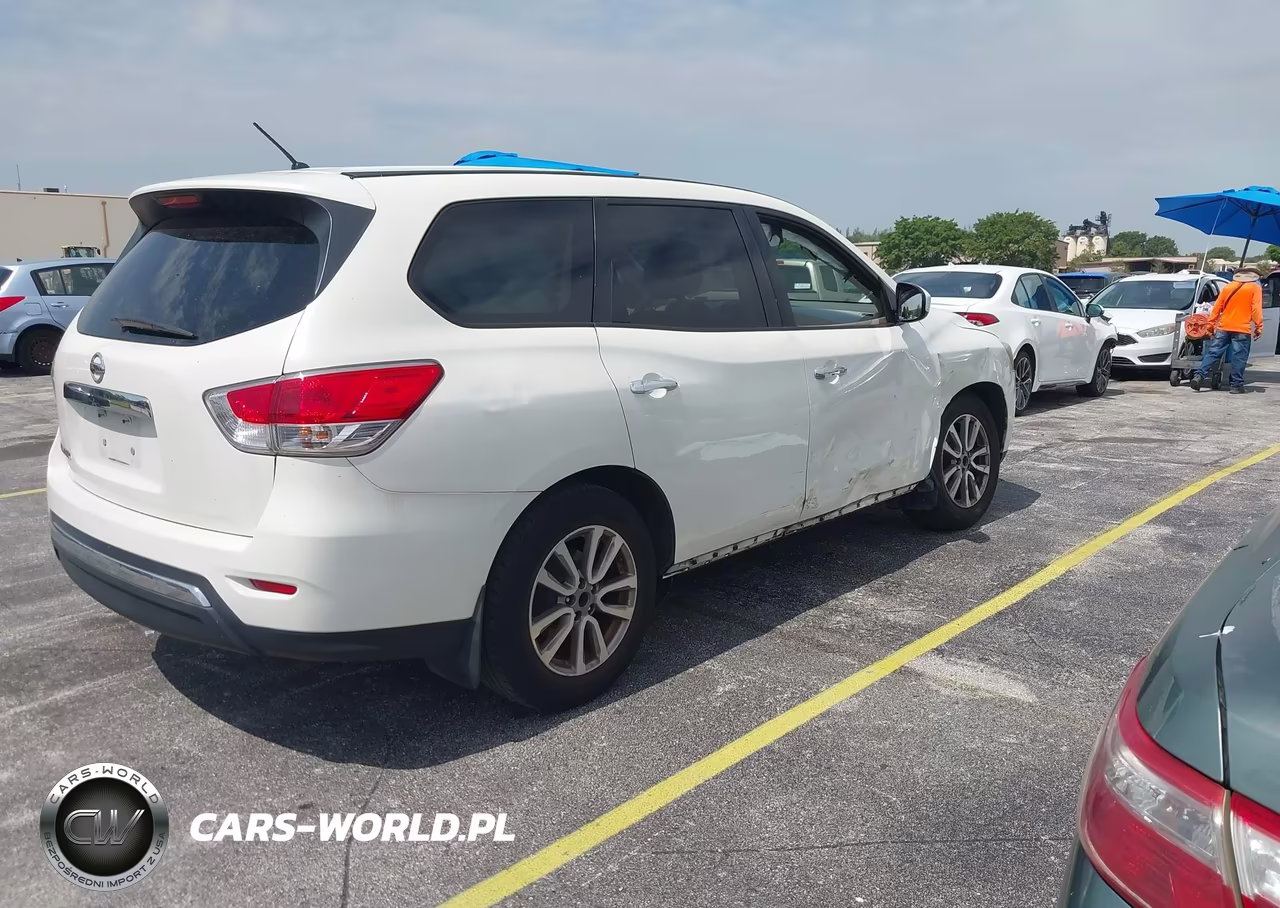 2015 Nissan Pathfinder S VIN:5N1AR2MN9FC618352 - 4