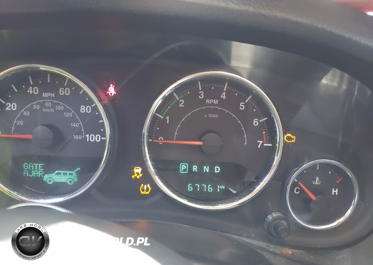 2016 Jeep Wrangler Unlimited Rubicon VIN:1C4BJWFG2GL230323 - 7