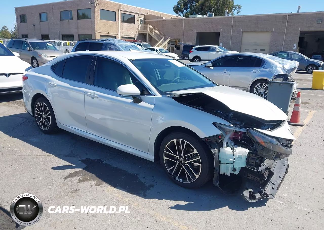 2025 Toyota Camry Xle – zdjęcie 1 z 17