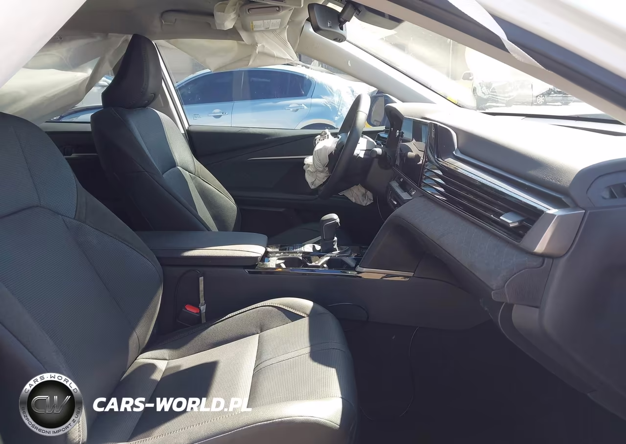 2025 Toyota Camry Xle VIN:4T1DAACKXSU070193 - 5
