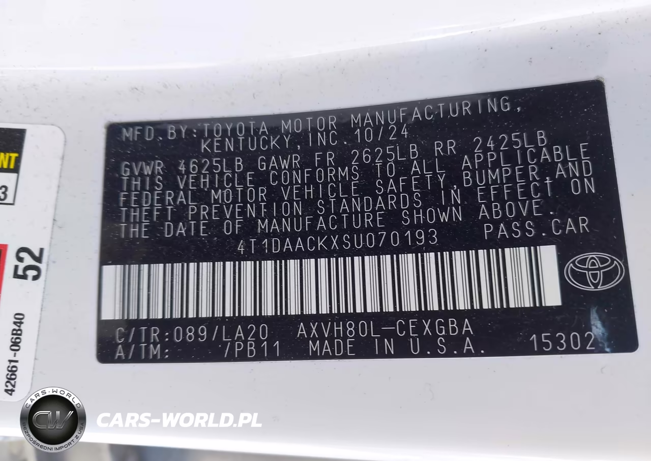 2025 Toyota Camry Xle VIN:4T1DAACKXSU070193 - 9