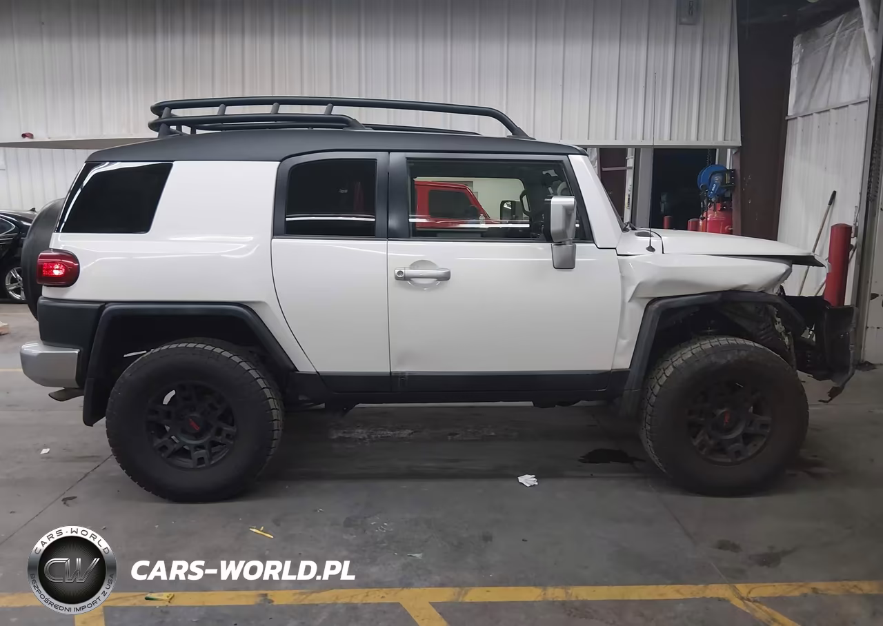 2014 Toyota Fj Cruiser VIN:JTEBU4BFXEK183372 - 13