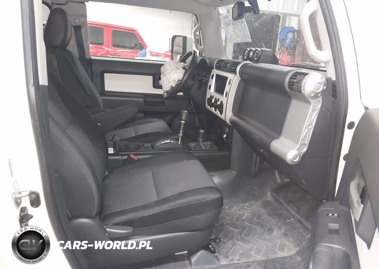 2014 Toyota Fj Cruiser VIN:JTEBU4BFXEK183372 - 5