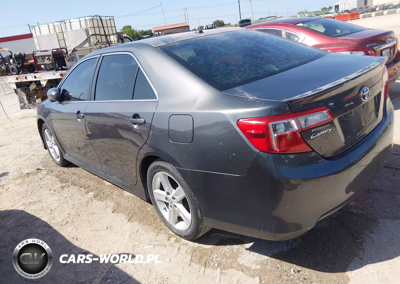 2014 Toyota Camry Se VIN:4T1BF1FKXEU868279 - 3