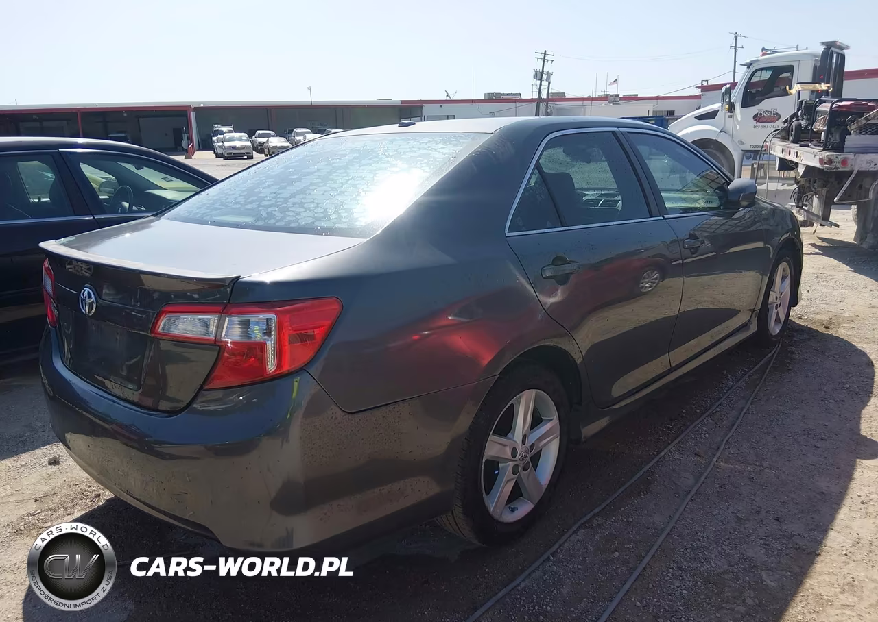 2014 Toyota Camry Se VIN:4T1BF1FKXEU868279 - 4