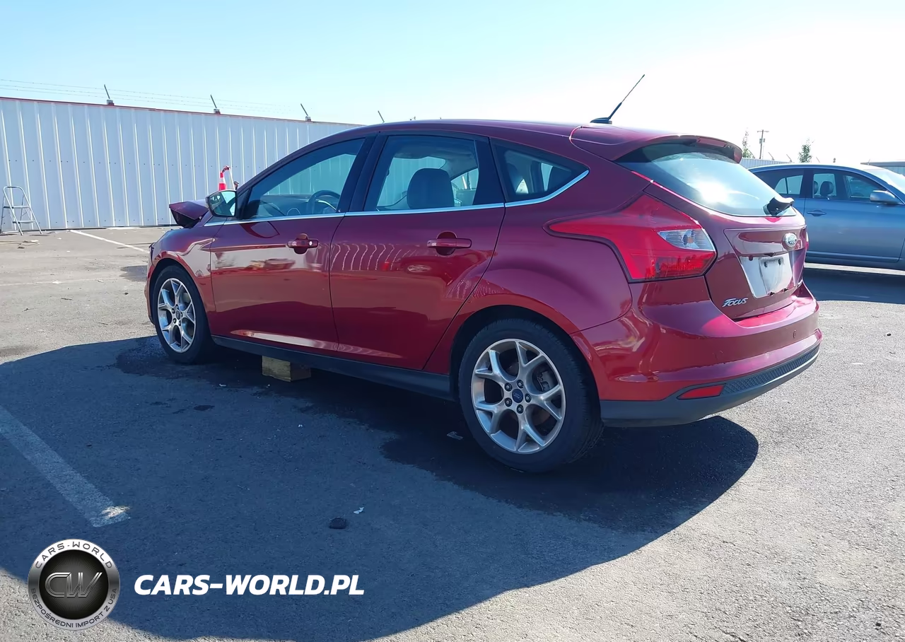 2013 Ford Focus Titanium VIN:1FADP3N26DL382814 - 3