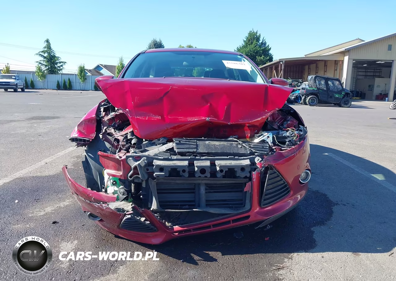 2013 Ford Focus Titanium VIN:1FADP3N26DL382814 - 6
