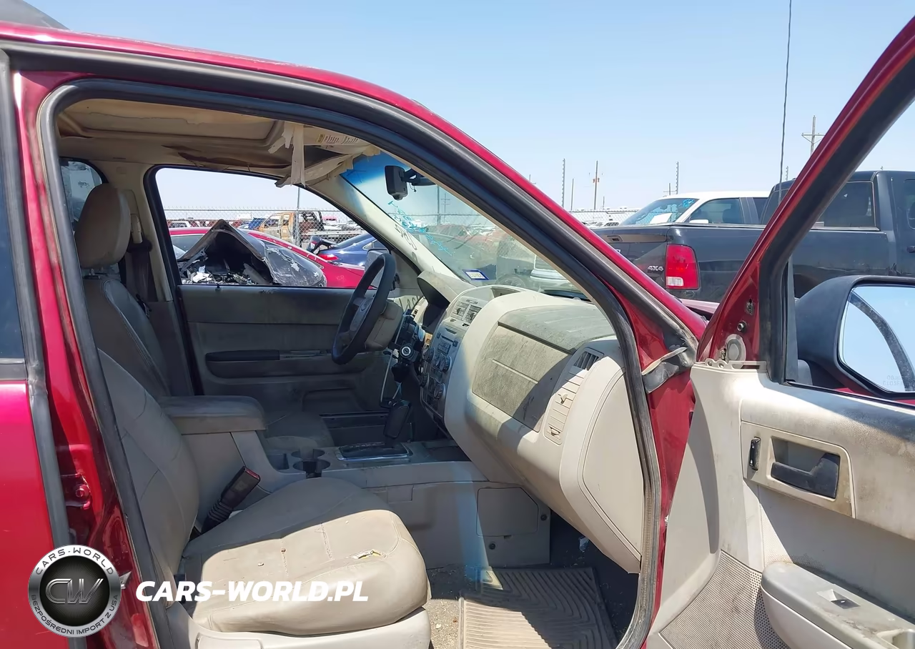 2008 Ford Escape Xlt VIN:1FMCU03128KA44308 - 5
