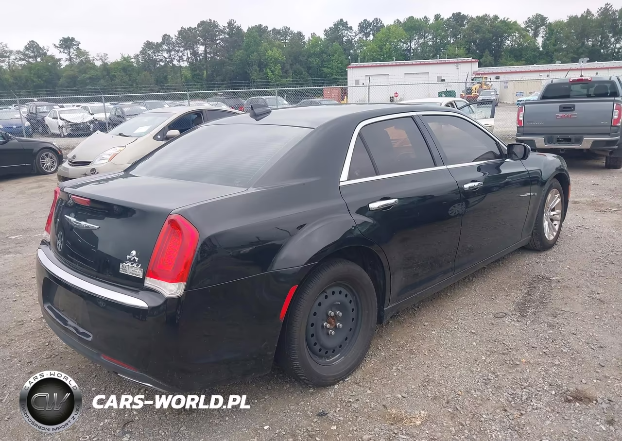 2017 Chrysler 300 Limited VIN:2C3CCAAG2HH506057 - 4